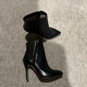 Chinese Laundry by Kristin Cavallari Size 6 Black leather ankle boots